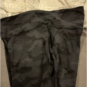 NWOT Lululemon leggings black gray Camo plus curvy 18